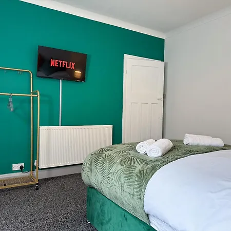 Hambledon House 4br Entire