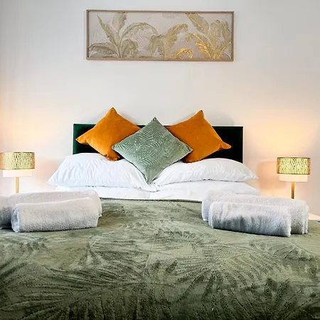 Hambledon House 4br Entire Мидлсбро