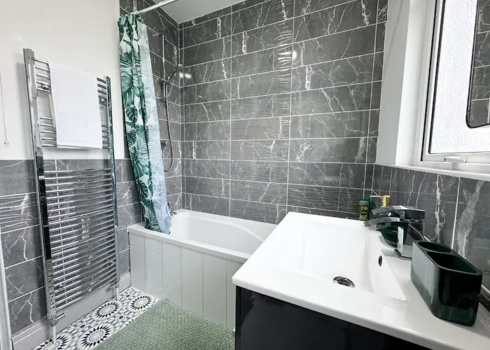 Hambledon House 4br Entire